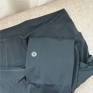 Lululemon leggings size 4